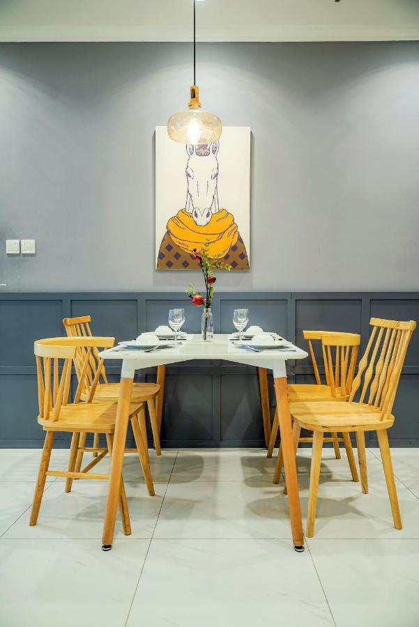 Moxy Hcmc Aparts - Vinhomes Central Park, Ice Rink โฮจิมินห์ซิตี้ ภายนอก รูปภาพ