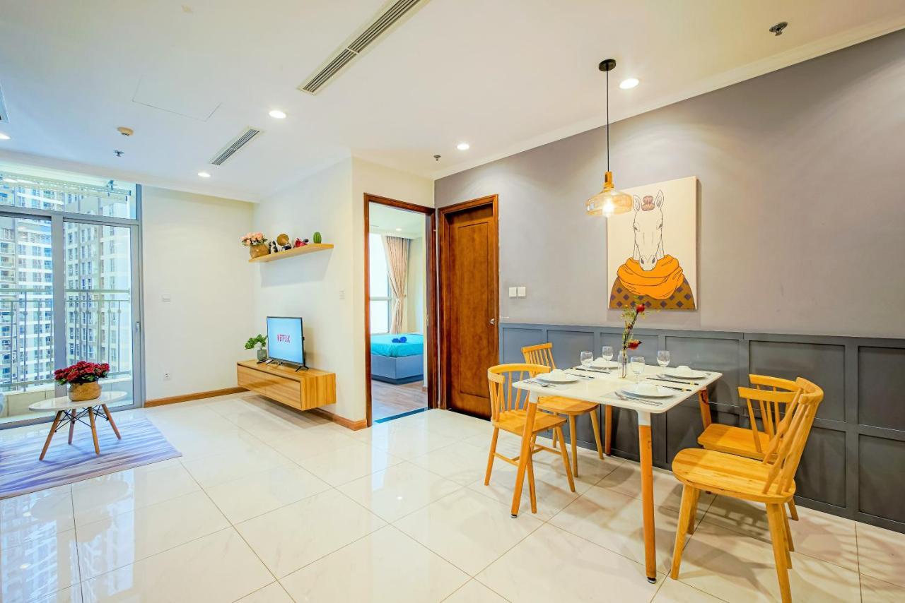 Moxy Hcmc Aparts - Vinhomes Central Park, Ice Rink โฮจิมินห์ซิตี้ ภายนอก รูปภาพ